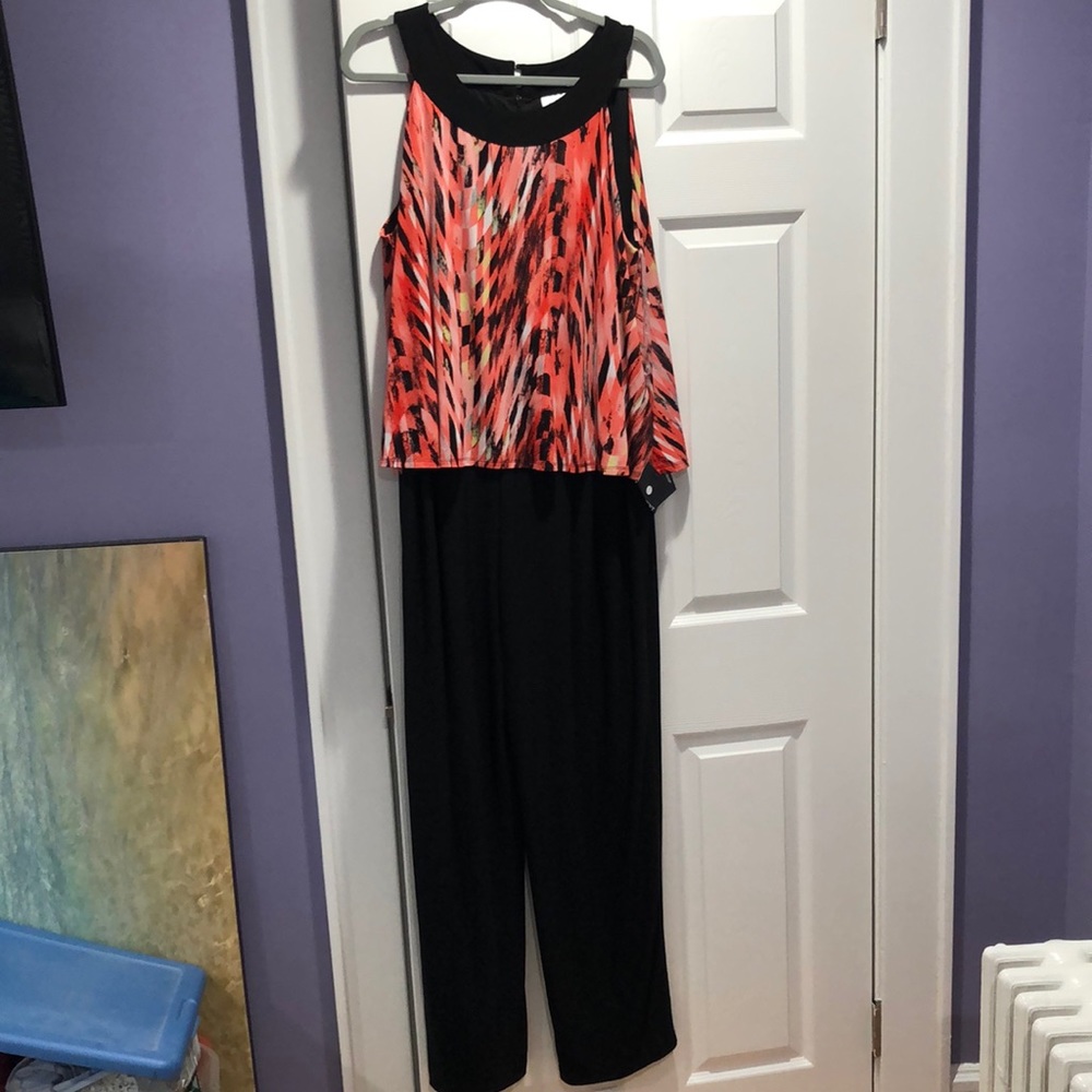 Sleeveless romper - black and coral colors - size 22/24 - NWT